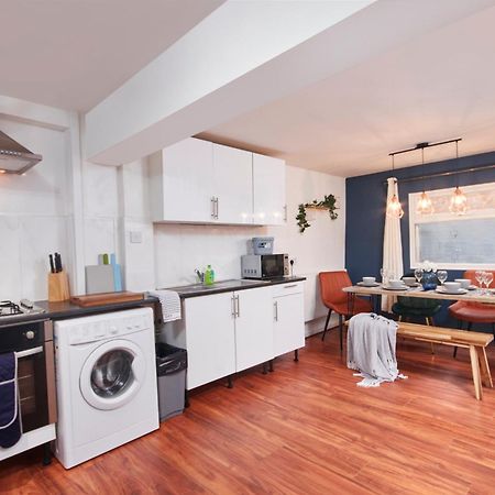 5 Bed House In Leamington Spa Perfect For Contractors With 7 Beds By Purestay - 14 Night Min! Экстерьер фото