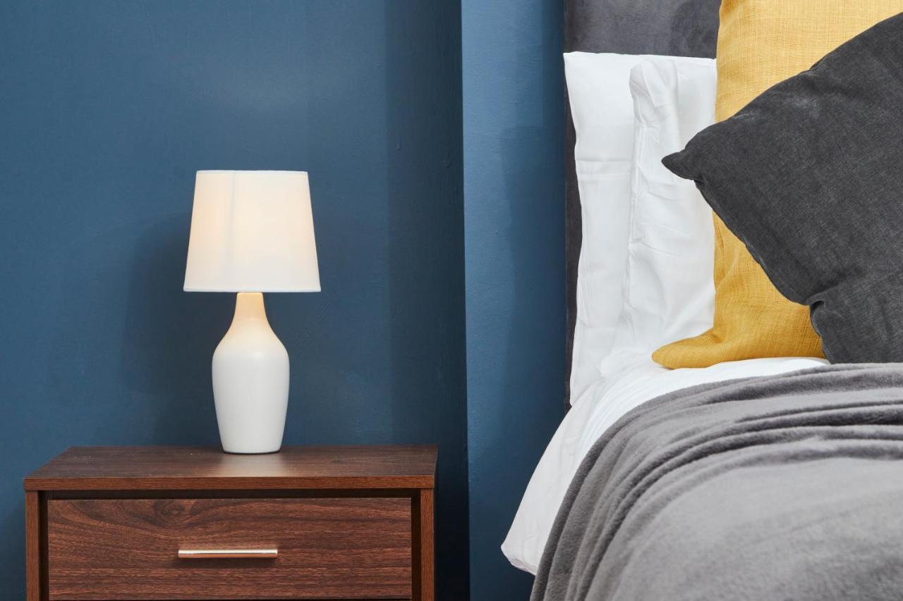5 Bed House In Leamington Spa Perfect For Contractors With 7 Beds By Purestay - 14 Night Min! Экстерьер фото