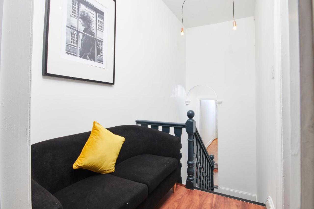 5 Bed House In Leamington Spa Perfect For Contractors With 7 Beds By Purestay - 14 Night Min! Экстерьер фото