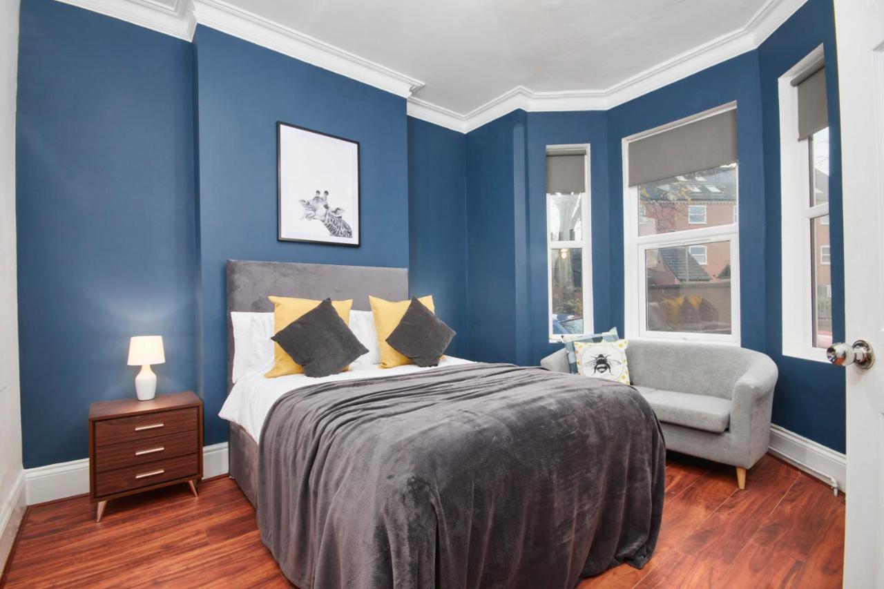 5 Bed House In Leamington Spa Perfect For Contractors With 7 Beds By Purestay - 14 Night Min! Экстерьер фото