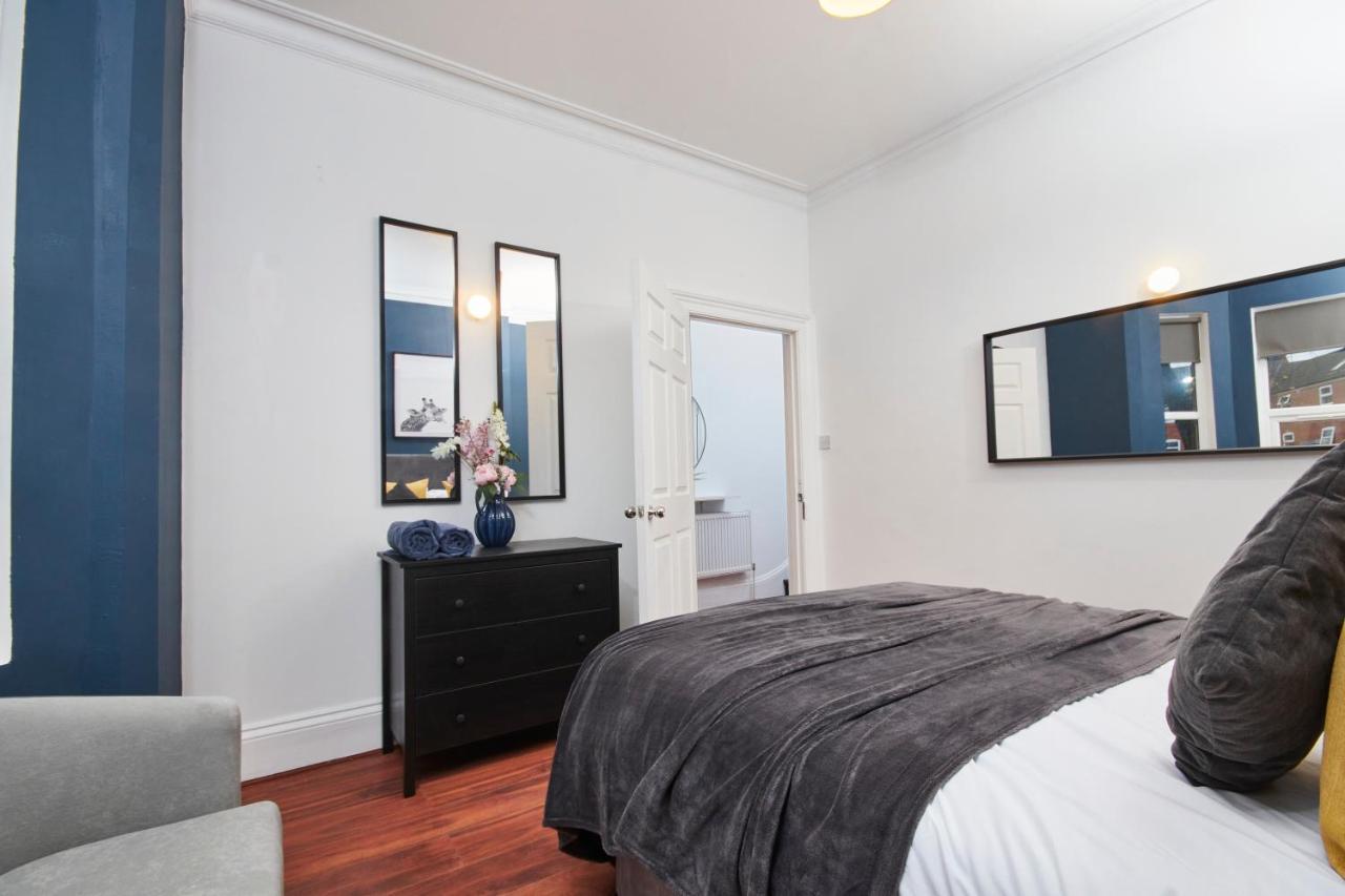 5 Bed House In Leamington Spa Perfect For Contractors With 7 Beds By Purestay - 14 Night Min! Экстерьер фото