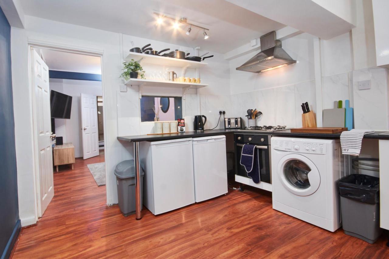 5 Bed House In Leamington Spa Perfect For Contractors With 7 Beds By Purestay - 14 Night Min! Экстерьер фото