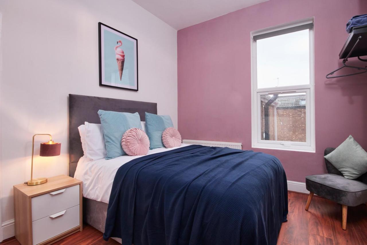 5 Bed House In Leamington Spa Perfect For Contractors With 7 Beds By Purestay - 14 Night Min! Экстерьер фото