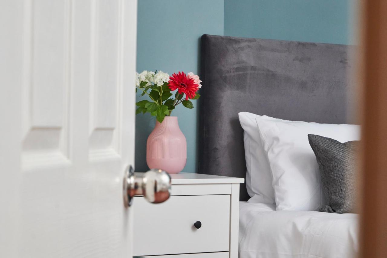 5 Bed House In Leamington Spa Perfect For Contractors With 7 Beds By Purestay - 14 Night Min! Экстерьер фото