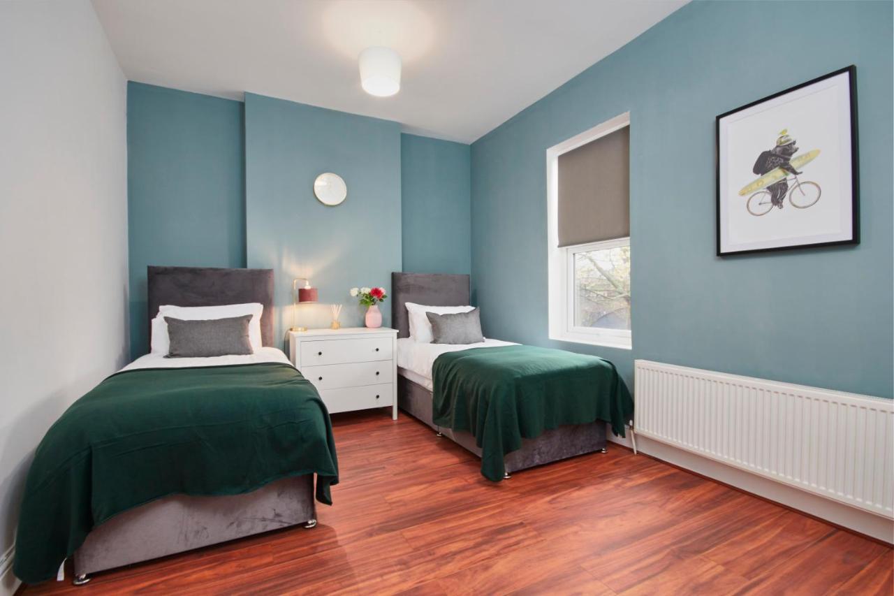 5 Bed House In Leamington Spa Perfect For Contractors With 7 Beds By Purestay - 14 Night Min! Экстерьер фото