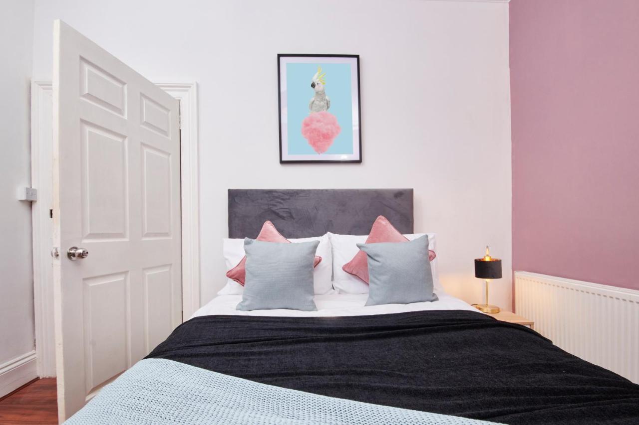5 Bed House In Leamington Spa Perfect For Contractors With 7 Beds By Purestay - 14 Night Min! Экстерьер фото