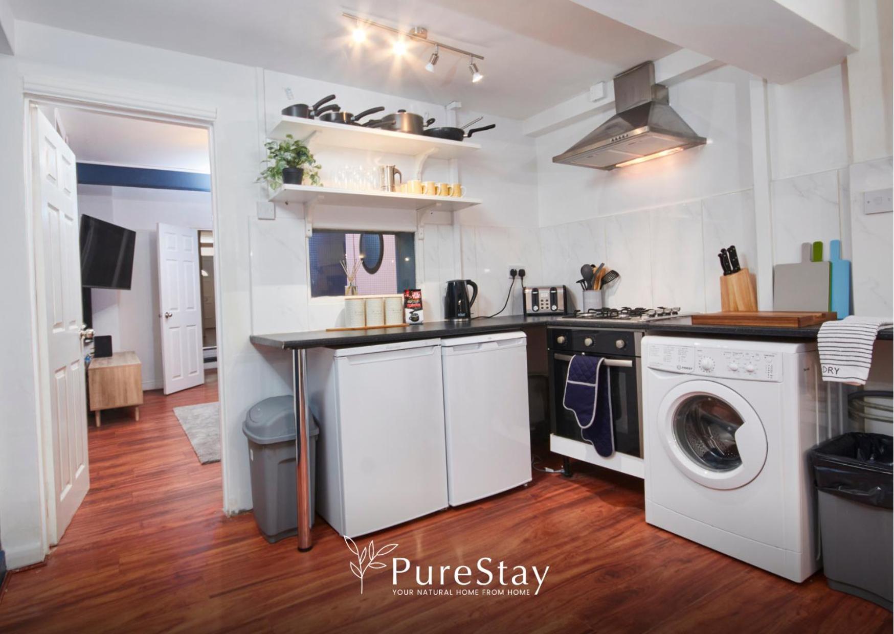 5 Bed House In Leamington Spa Perfect For Contractors With 7 Beds By Purestay - 14 Night Min! Экстерьер фото